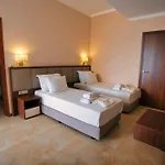 Хотел мантар 4*