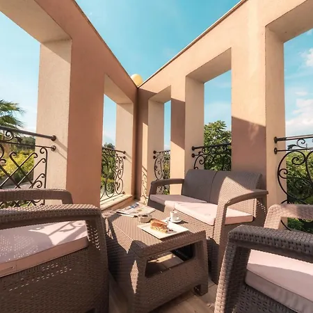 Otel Mantar Marikostinovo